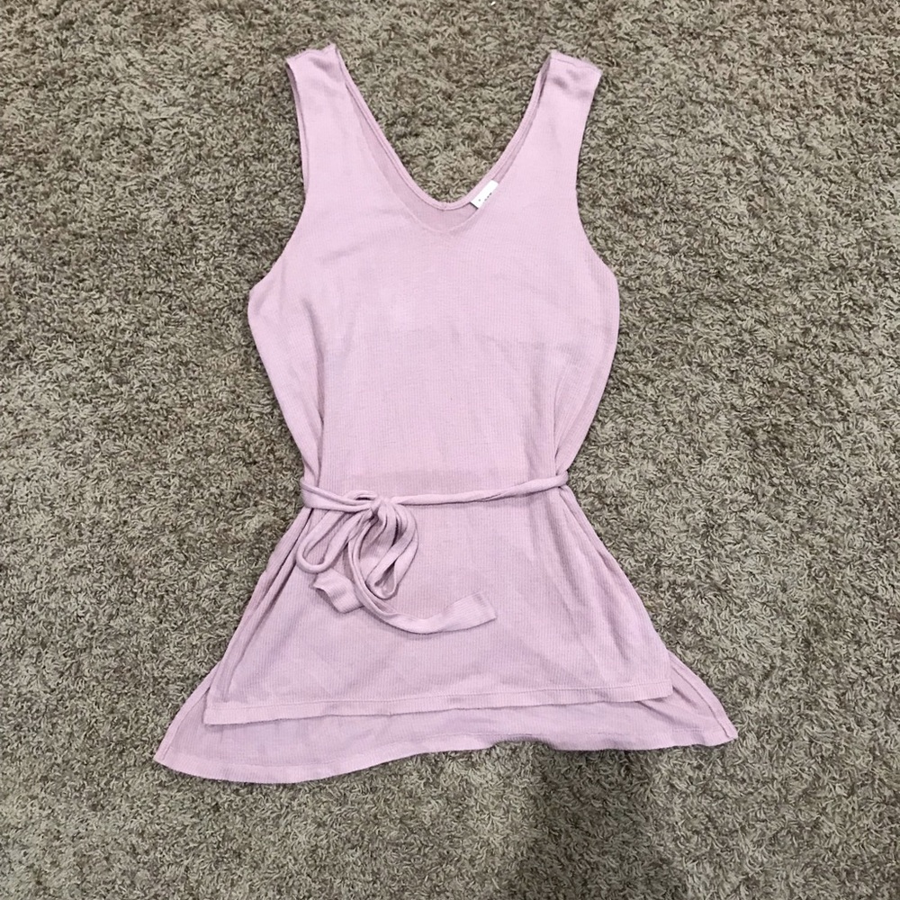 Cute tank with tie!